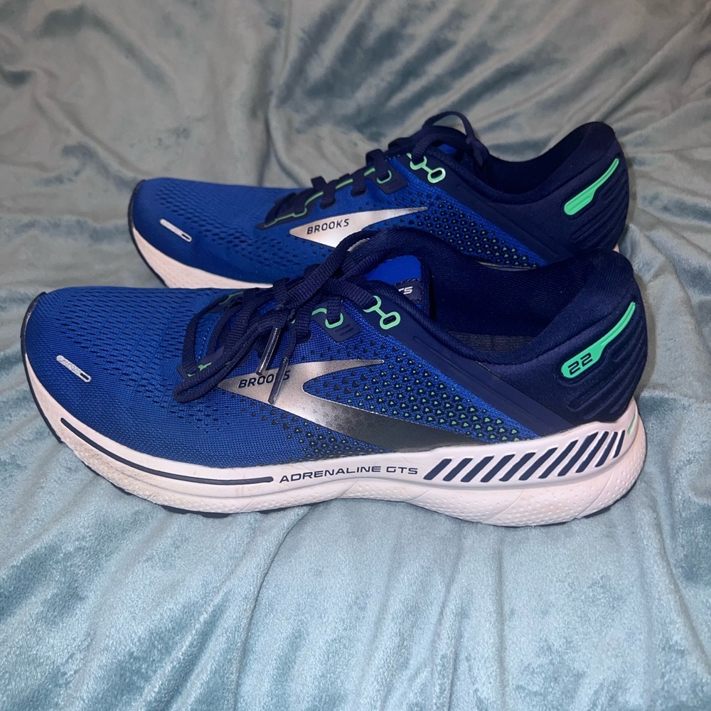 Brooks Men's  Adrenaline cts Blue and Green Athletic Shoes